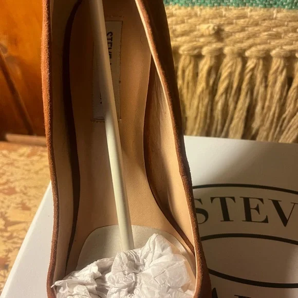 Steve Madden
Daisie Chestnut Sue
Size 9
Like new - Picture 3 of 9